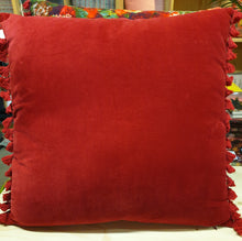 Afbeelding in Gallery-weergave laden, Kleurrijk kussen met pauw 60 x 60 cm
