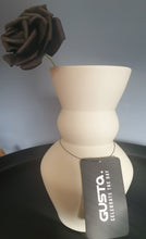 Afbeelding in Gallery-weergave laden, Gusta vaas beige
